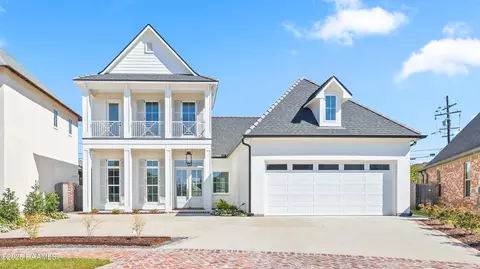 207 Barkhill Dr, Lafayette, LA 70508