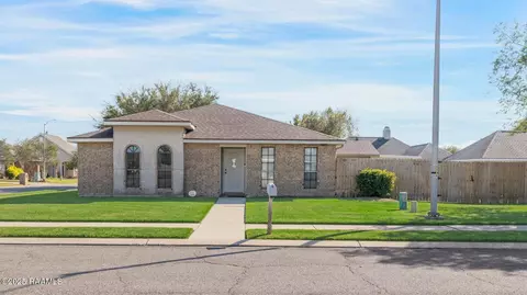 101 Silver Medal Dr, Lafayette, LA 70506