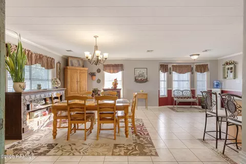 Dining - 17727 Dalton Rd, Kaplan, LA 70548 photo 3 of 5