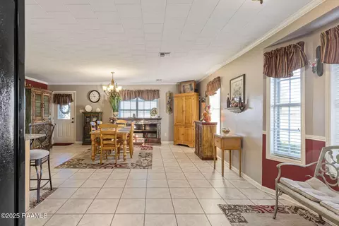 Dining - 17727 Dalton Rd, Kaplan, LA 70548 photo 1 of 5