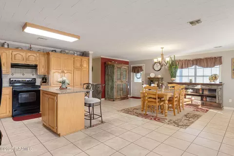 Kitchen - 17727 Dalton Rd, Kaplan, LA 70548 photo 1 of 4