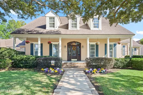 306 Sawgrass Ln, Broussard, LA 70518