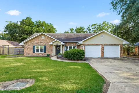 511 W 14th St, Crowley, LA 70526