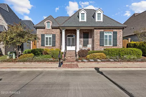 102 Moondance Ln, Lafayette, LA 70508