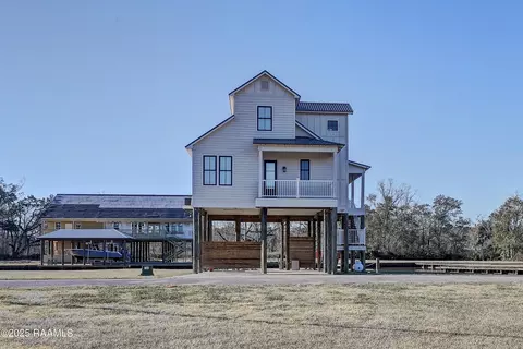 9405 Wahoo Ln, Abbeville, LA 70510
