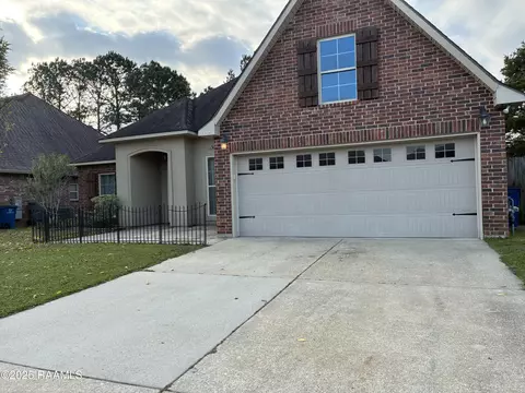 213 Woodhaven Rd, Youngsville, LA 70592