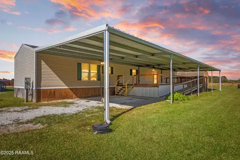 124 Landon Ln, Sunset, LA 70584