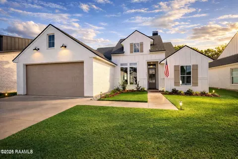 114 Cape Town Ave, Youngsville, LA 70592