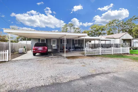 708 E Jeff Davis Ave, Rayne, LA 70578