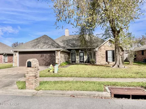 102 Gold Medal Dr, Lafayette, LA 70506