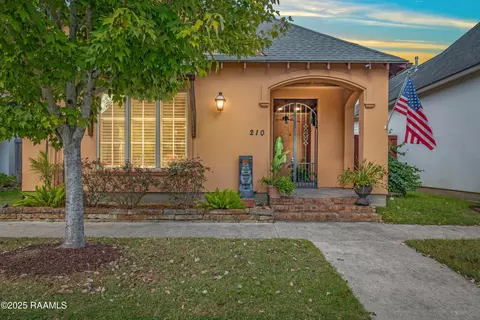 210 Palfrey Pkwy, Youngsville, LA 70592