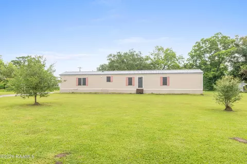 1010 Robert Dr, Saint Martinville, LA 70582