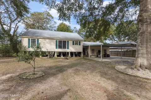 2147 Atchafalaya River Hwy, Breaux Bridge, LA 70517