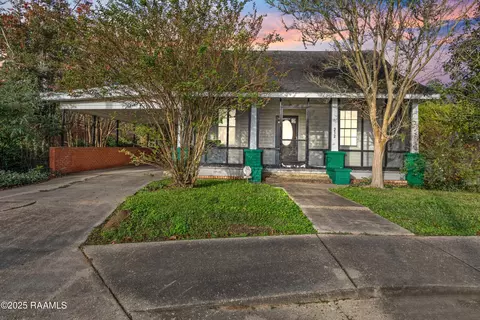 212 S Jefferson St, Abbeville, LA 70510
