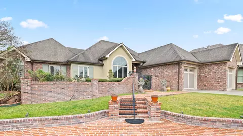 12 Steamboat Bend Blvd, New Iberia, LA 70563