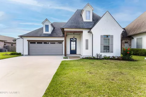 110 Snapping Ln, Broussard, LA 70518