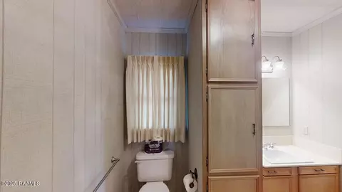 Bath - 112 Abshire Dr, Kaplan, LA 70548 photo 2 of 2