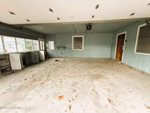 Exterior - 450 E Vine Ave, Eunice, LA 70535 photo 2 of 8