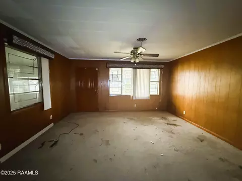 Living - 450 E Vine Ave, Eunice, LA 70535 photo 1 of 3