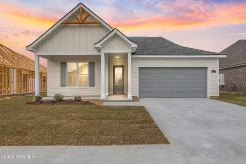 111 Lilian Ln, Maurice, LA 70555