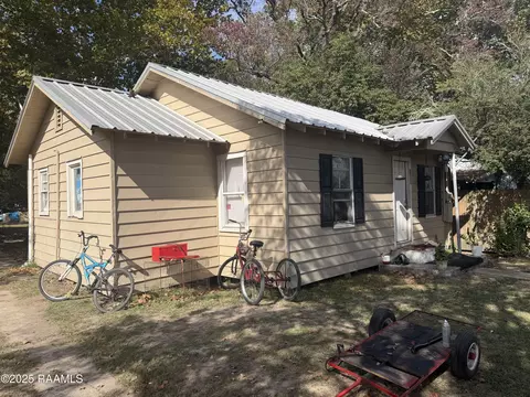 811 N 3rd St, Eunice, LA 70535 photo 2