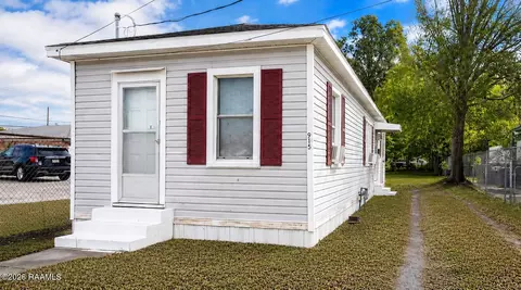 915 Center St, New Iberia, LA 70560