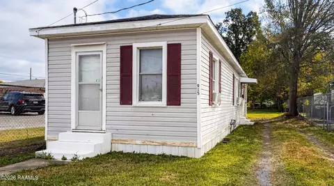 915 Center St, New Iberia, LA 70560