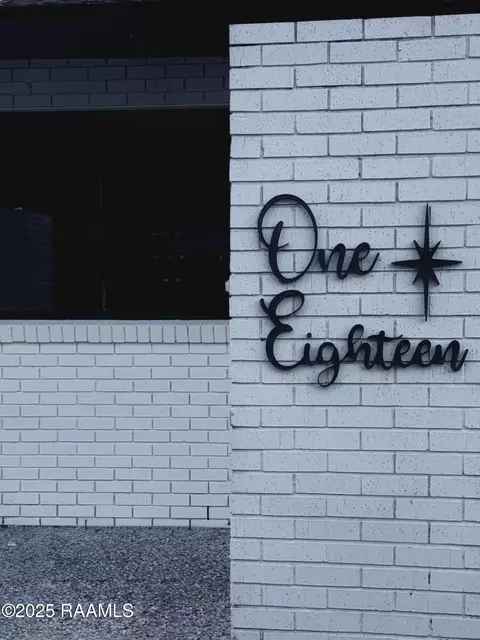 118 Plantation Dr, New Iberia, LA 70563