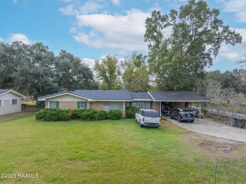 Exterior - 2501 W Willow St, Scott, LA 70583 photo 2 of 3