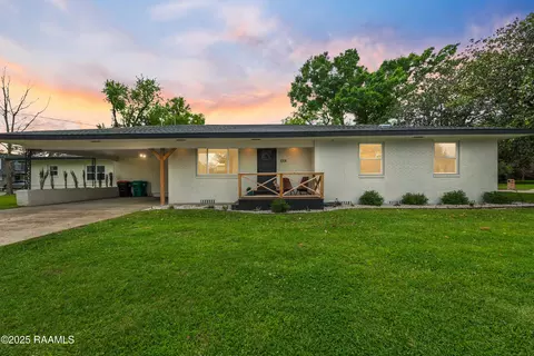 103 S Southlawn Dr, Lafayette, LA 70503