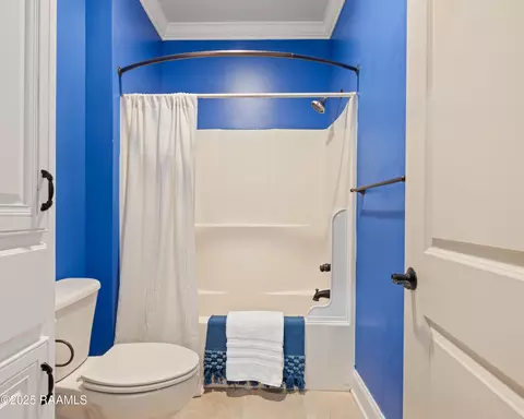 Bath - 108 Epinal Dr, Lafayette, LA 70507 photo 5 of 7