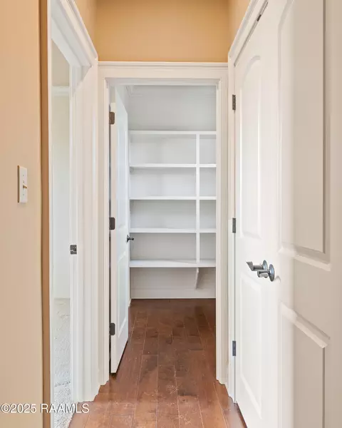 Entry Way - 108 Epinal Dr, Lafayette, LA 70507 photo 4 of 4