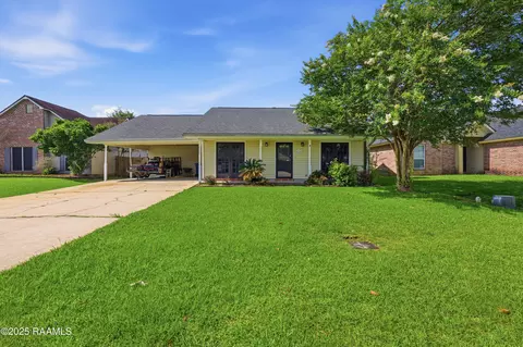 122 Ocho Rios Ln, Scott, LA 70583