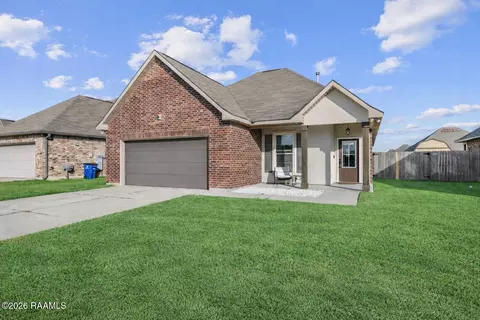 203 Saint Gaspar St, Youngsville, LA 70592