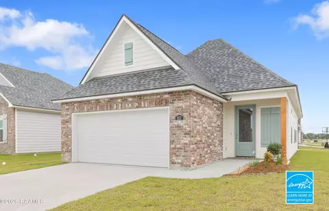 207 Long Creek Ln, Scott, LA 70583