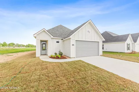 300 Long Creek Ln, Scott, LA 70583