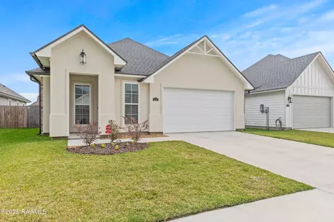 211 Harton Rd, Youngsville, LA 70592