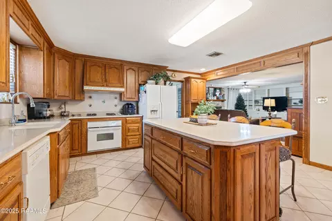 Kitchen - 408 Beth Dr, Franklin, LA 70538 photo 3 of 3