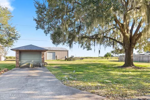 Exterior - 408 Beth Dr, Franklin, LA 70538 photo 1 of 3