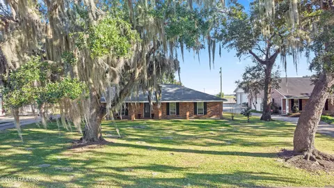 Exterior - 408 Beth Dr, Franklin, LA 70538 photo 3 of 3