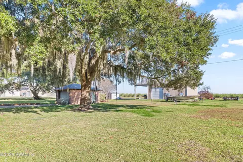 Exterior - 408 Beth Dr, Franklin, LA 70538 photo 2 of 3