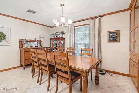 Dining - 408 Beth Dr, Franklin, LA 70538 photo 1 of 1