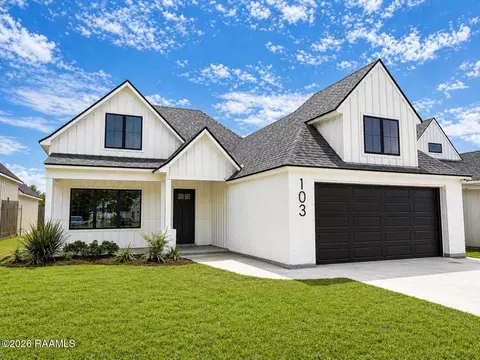 103 Queenstown Ave, Youngsville, LA 70592