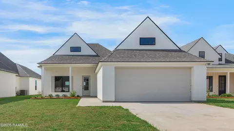 201 Queenstown Ave, Youngsville, LA 70592