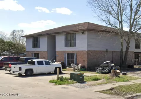 211 Lodge Dr, Lafayette, LA 70506