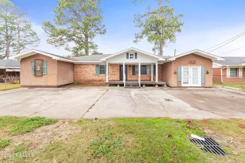 222 Madge St, Breaux Bridge, LA 70517