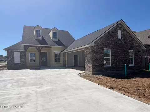 318 Sweet Harvest Rd, Youngsville, LA 70592