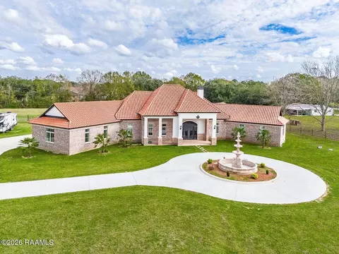 701 Louis Arceneaux Rd, Lafayette, LA 70507