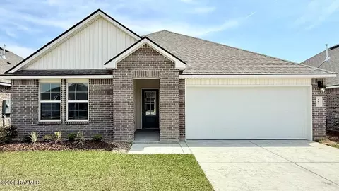 107 Lake Oak Dr, Lafayette, LA 70507