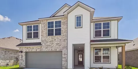 121 Belle Lake Dr, Lafayette, LA 70506